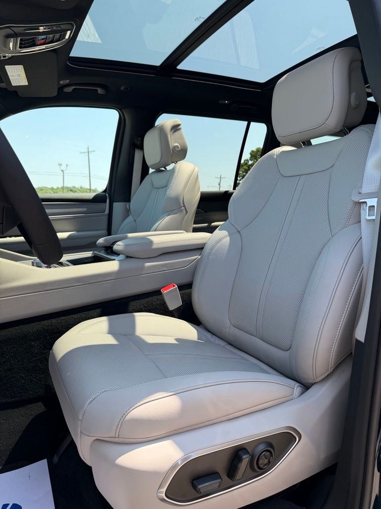 2026 Jeep Grand Wagoneer L 4x4