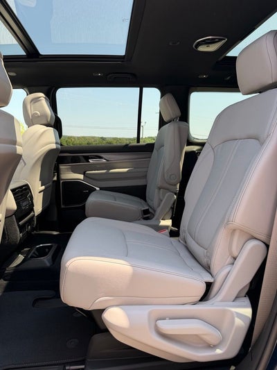 2026 Jeep Grand Wagoneer L 4x4