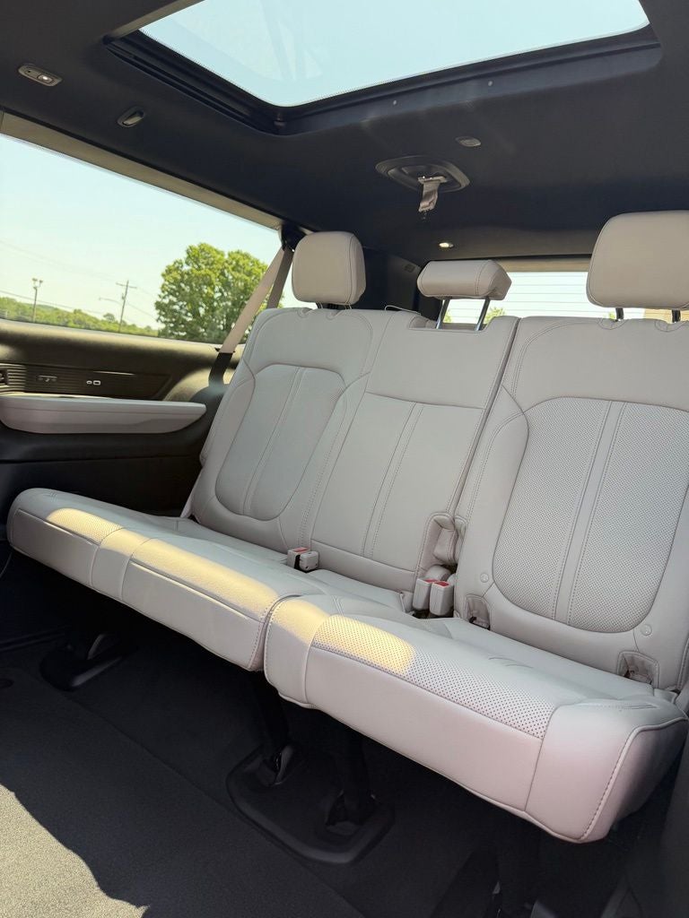 2026 Jeep Grand Wagoneer L 4x4