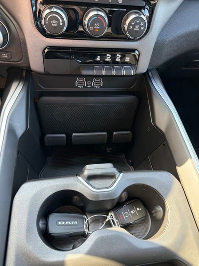 2027 RAM 1500 Big Horn/Lone Star
