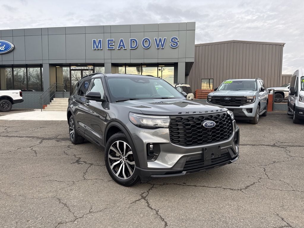 2025 Ford Explorer ST-Line
