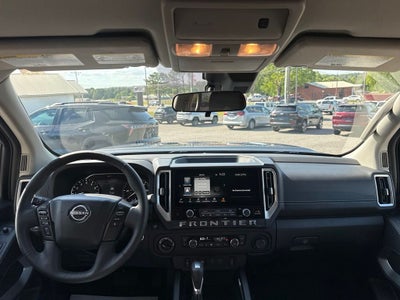 2025 Nissan Frontier SV