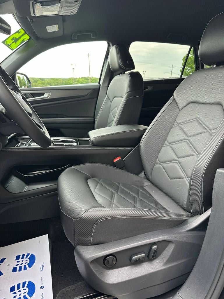 2025 Volkswagen Atlas Cross Sport 2.0T SE w/Technology