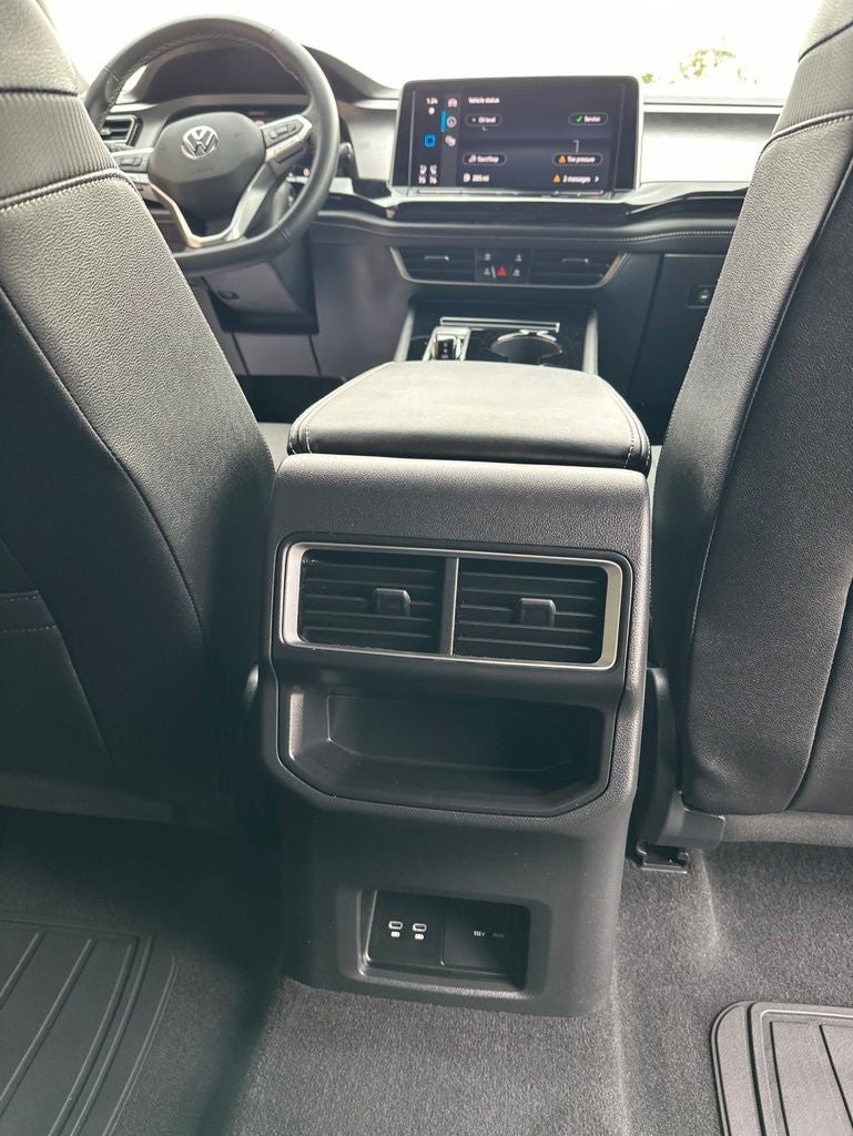 2025 Volkswagen Atlas Cross Sport 2.0T SE w/Technology