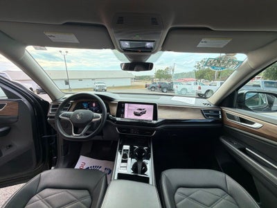 2025 Volkswagen Atlas 2.0T SE w/Technology