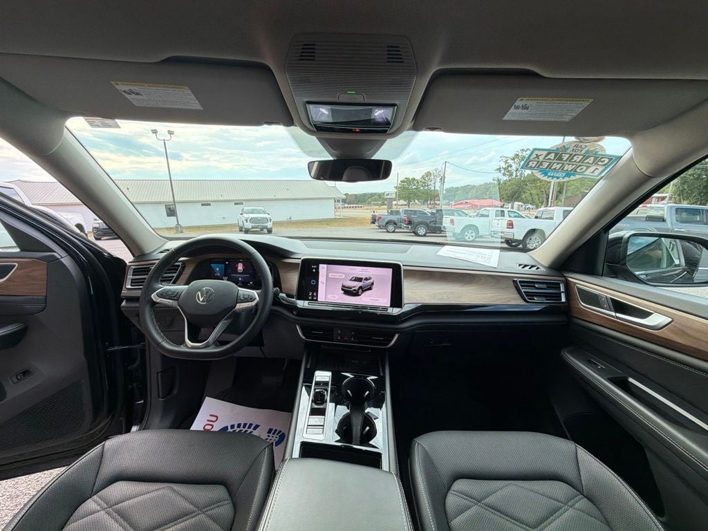 2025 Volkswagen Atlas 2.0T SE w/Technology