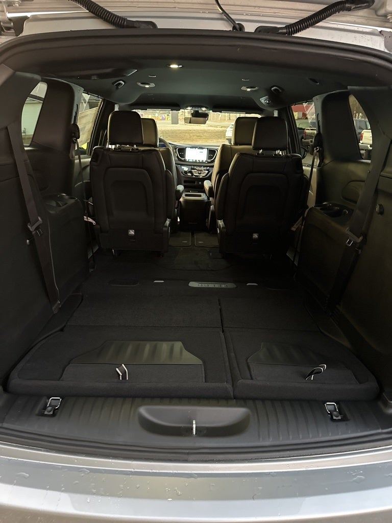 2026 Chrysler Voyager LX