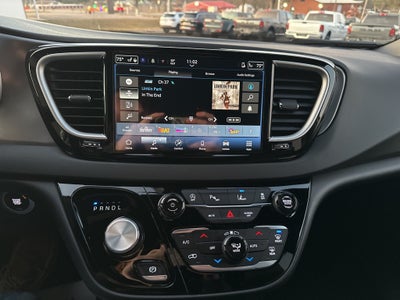 2026 Chrysler Voyager LX