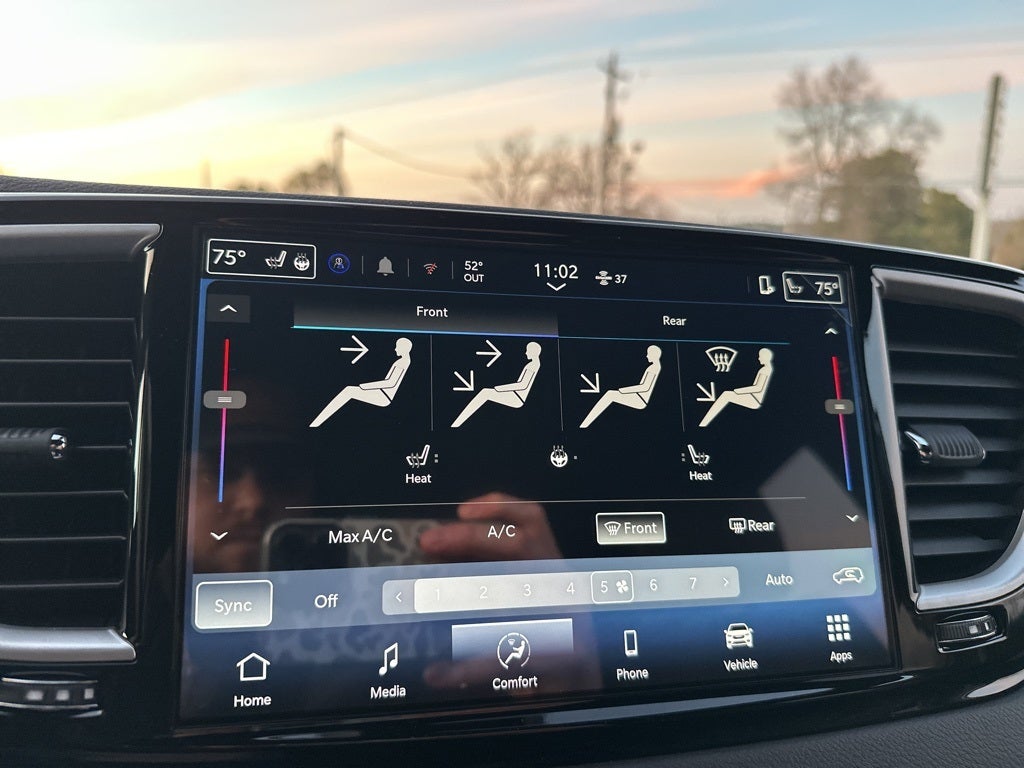 2026 Chrysler Voyager LX