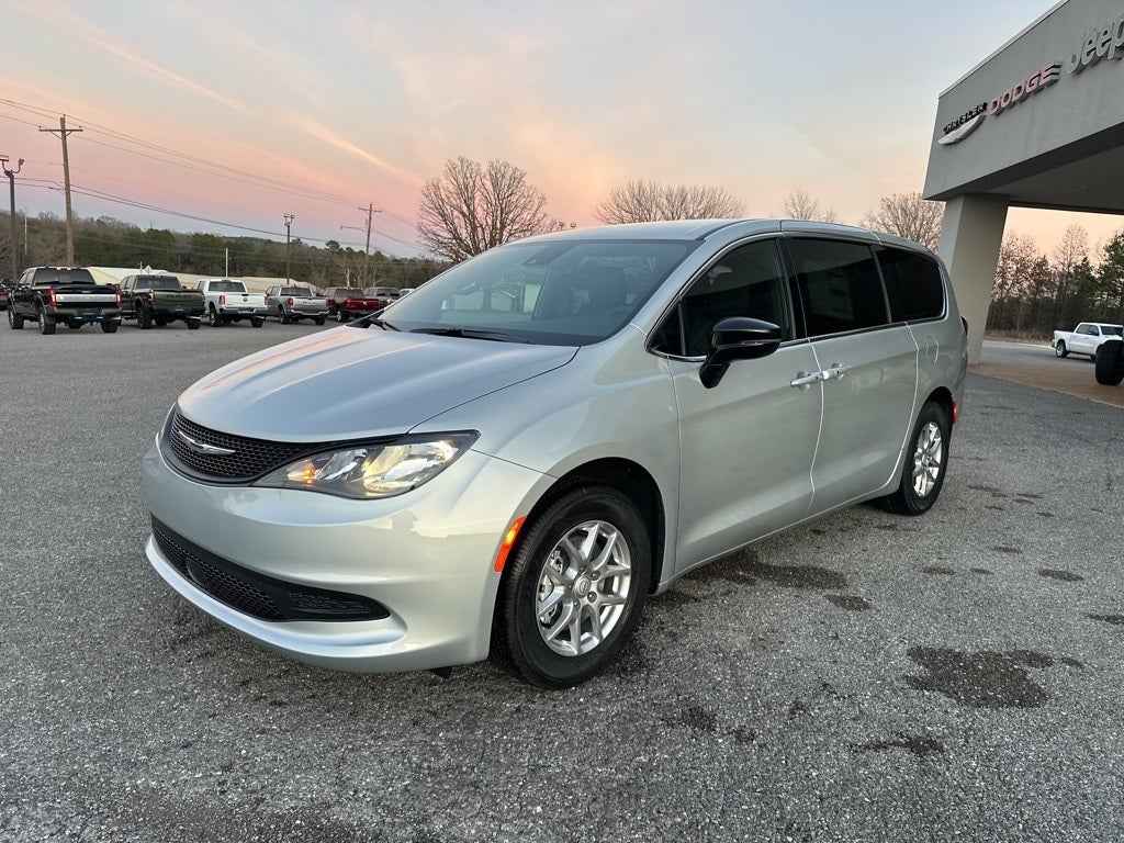2026 Chrysler Voyager LX