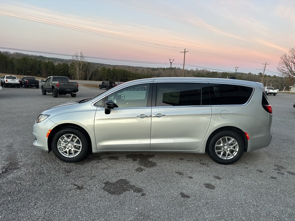 2026 Chrysler Voyager LX