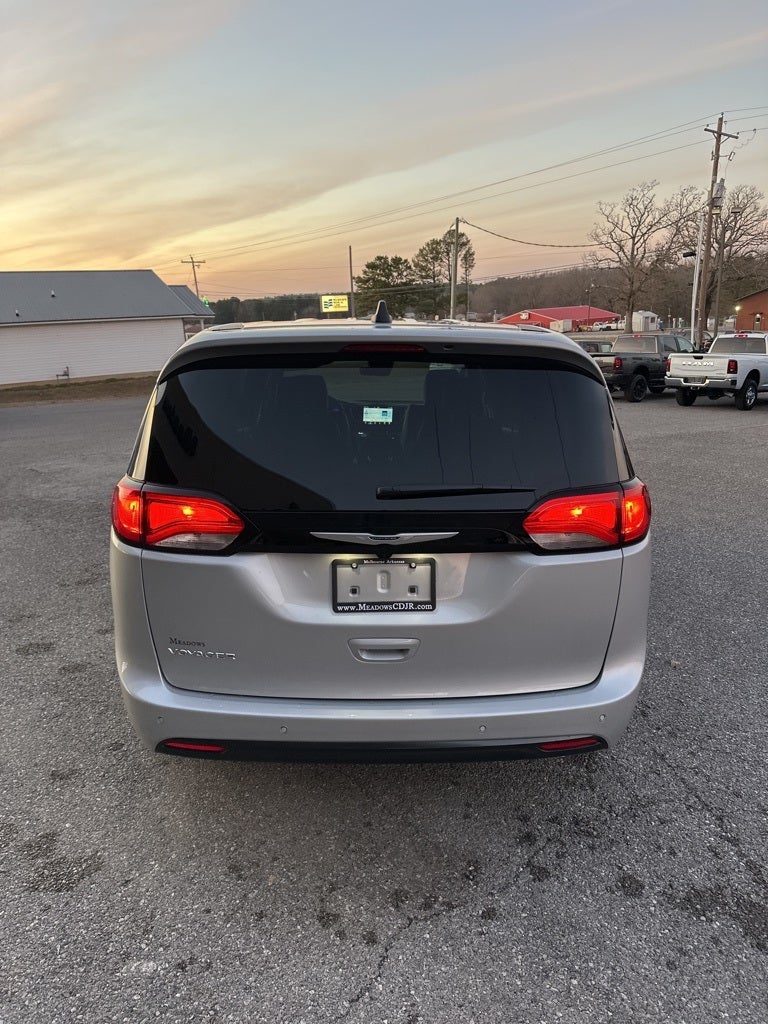 2026 Chrysler Voyager LX
