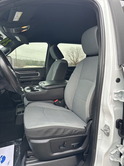 2024 RAM 3500 Big Horn Flat Bed