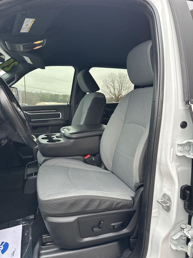 2024 RAM 3500 Big Horn Flat Bed