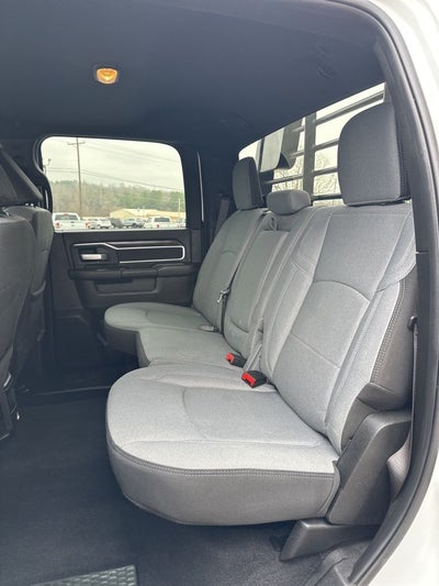 2024 RAM 3500 Big Horn Flat Bed