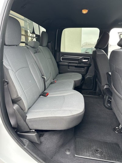 2024 RAM 3500 Big Horn Flat Bed