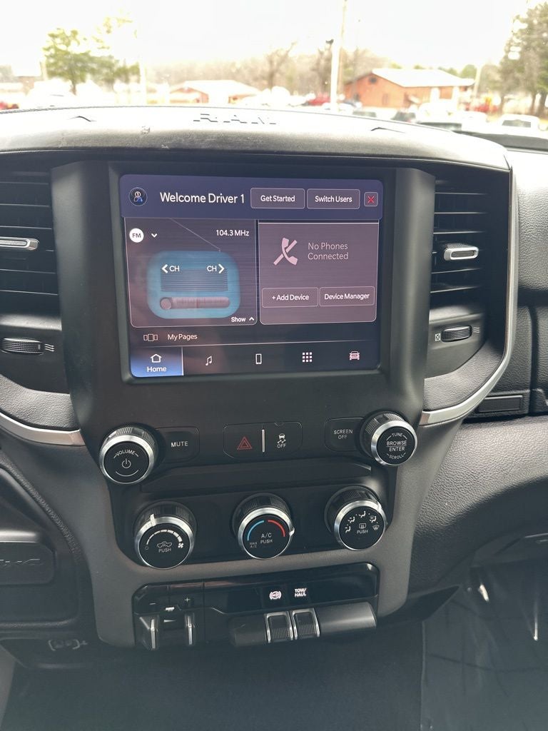 2024 RAM 3500 Big Horn Flat Bed