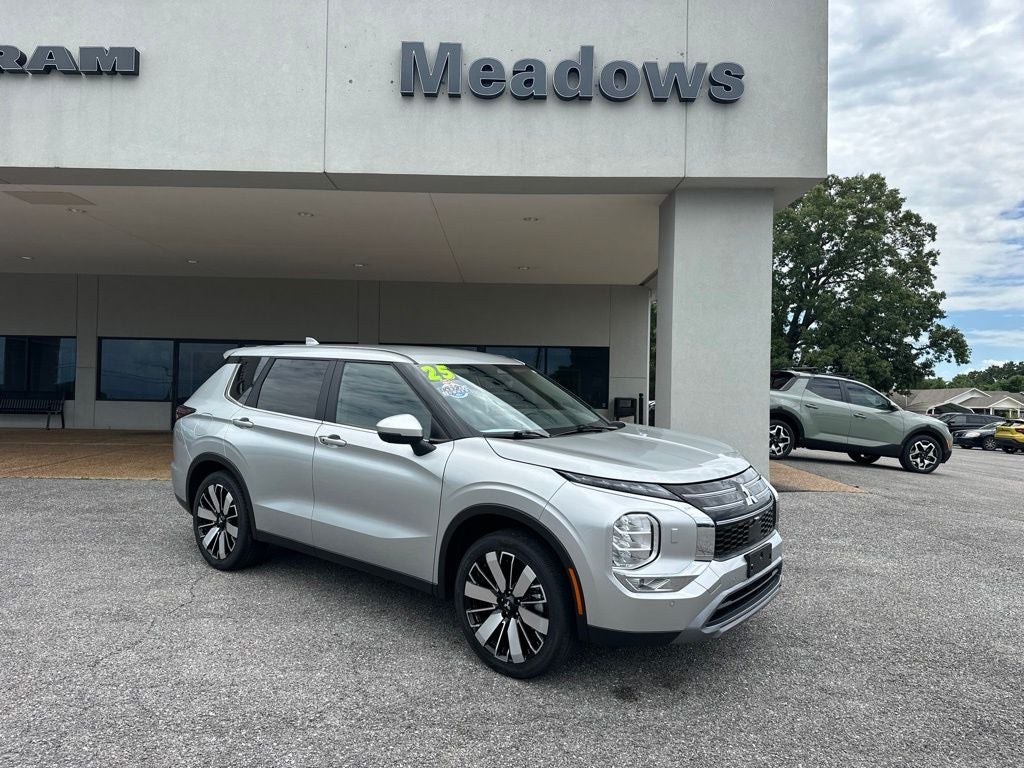 2025 Mitsubishi Outlander SE S-AWC's photo