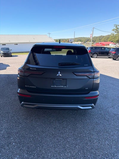 2025 Mitsubishi Outlander SE