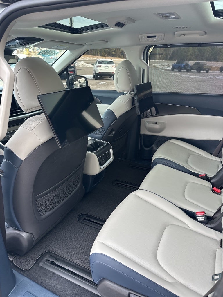 2025 Kia Carnival SX