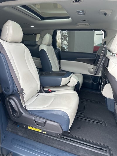 2025 Kia Carnival SX