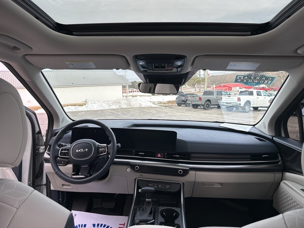 2025 Kia Carnival SX